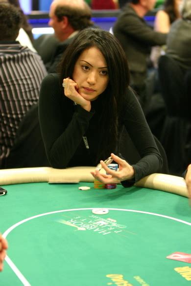 Angelina Nguyen Poker
