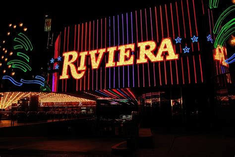 Riviera Casino Estatua