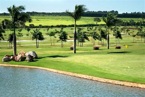 Urso Preto Casino Resort Campo De Golfe